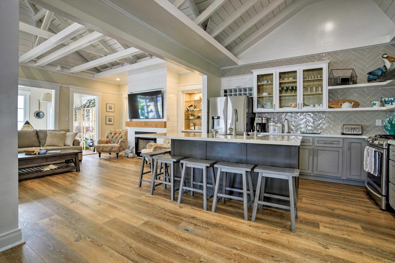 Charming Renovated Avalon Townhome, Walk To Beach! Экстерьер фото